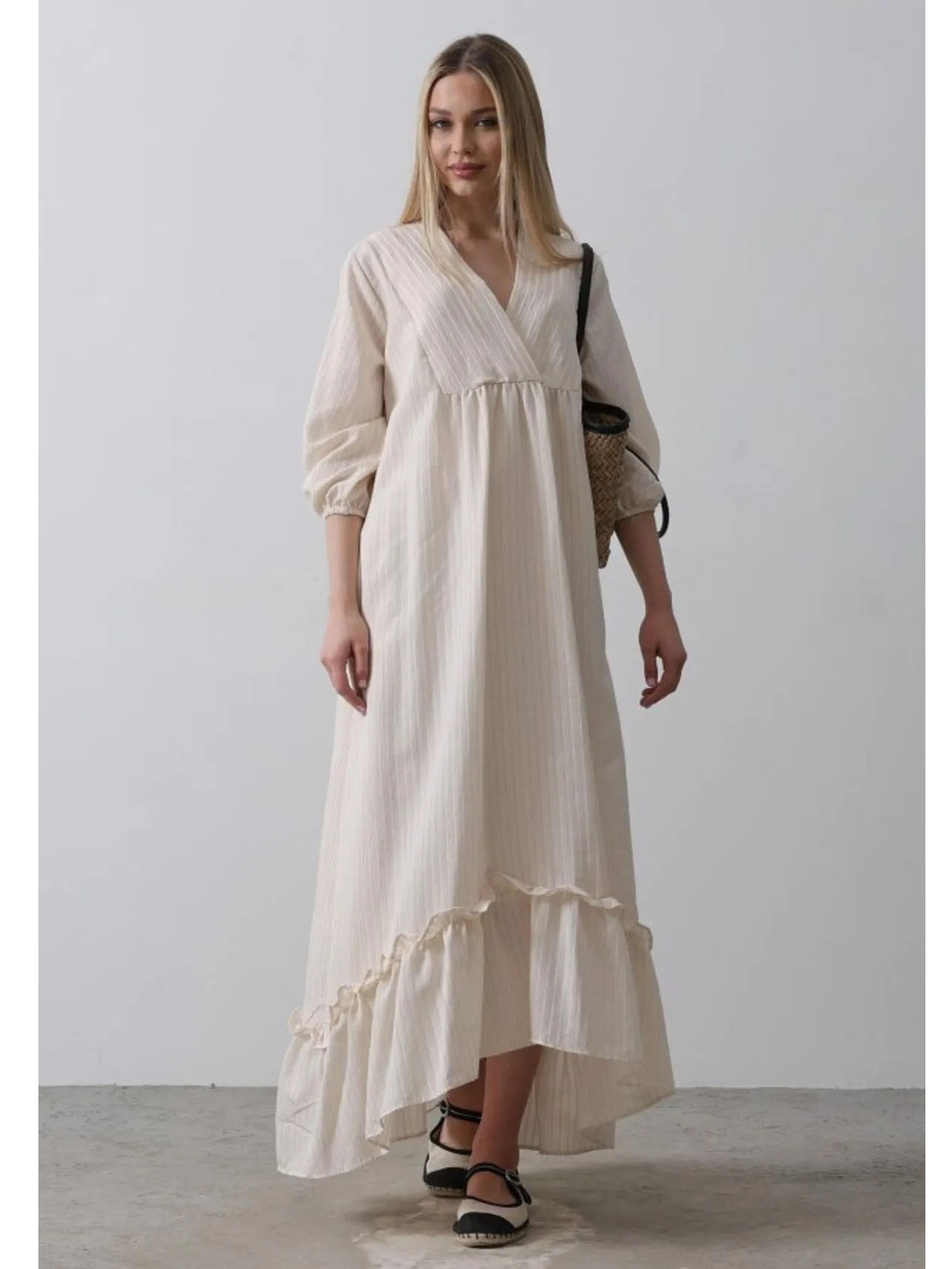 Çizgili Oversize V Yaka Elbise - Bej