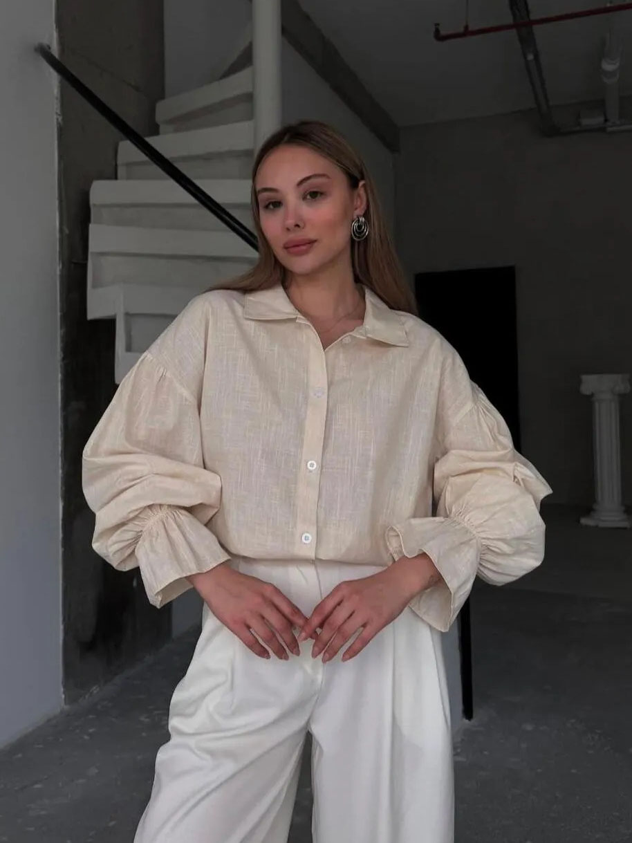 Kolları Lastikli Bej Gömlek