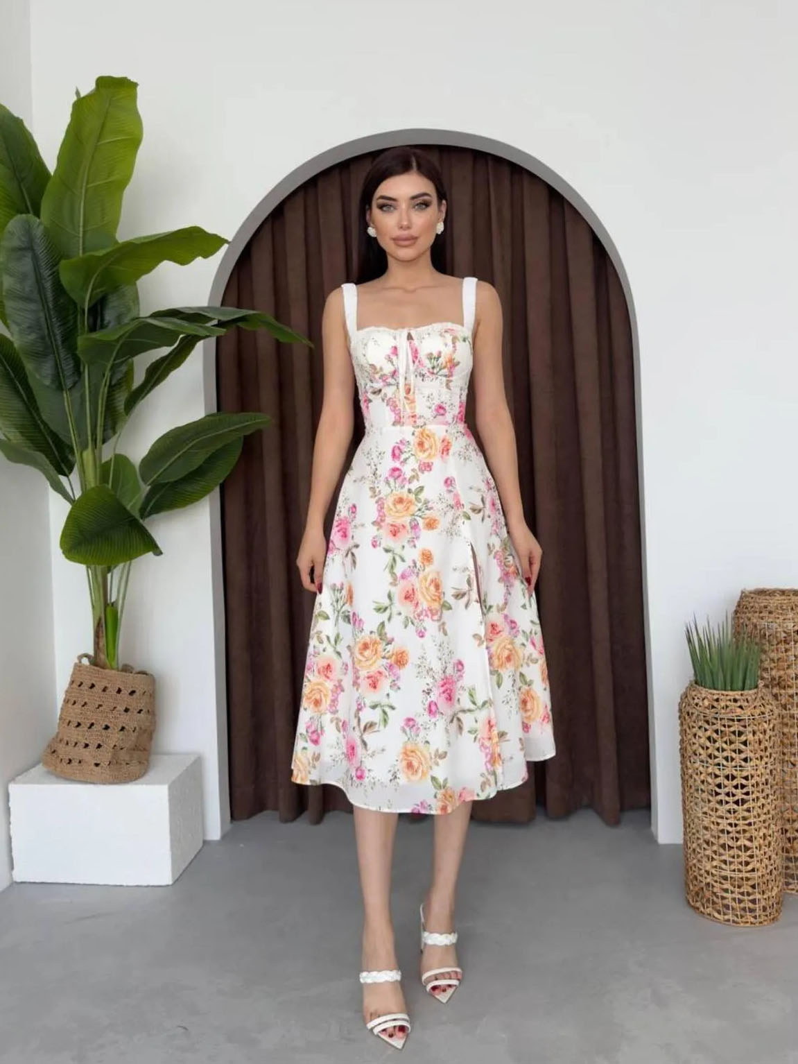 Flower Yırtmaç Detaylı Çiçekli Elbise