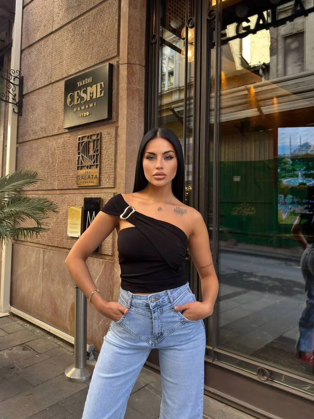 Aksesuarlı Bluz Siyah