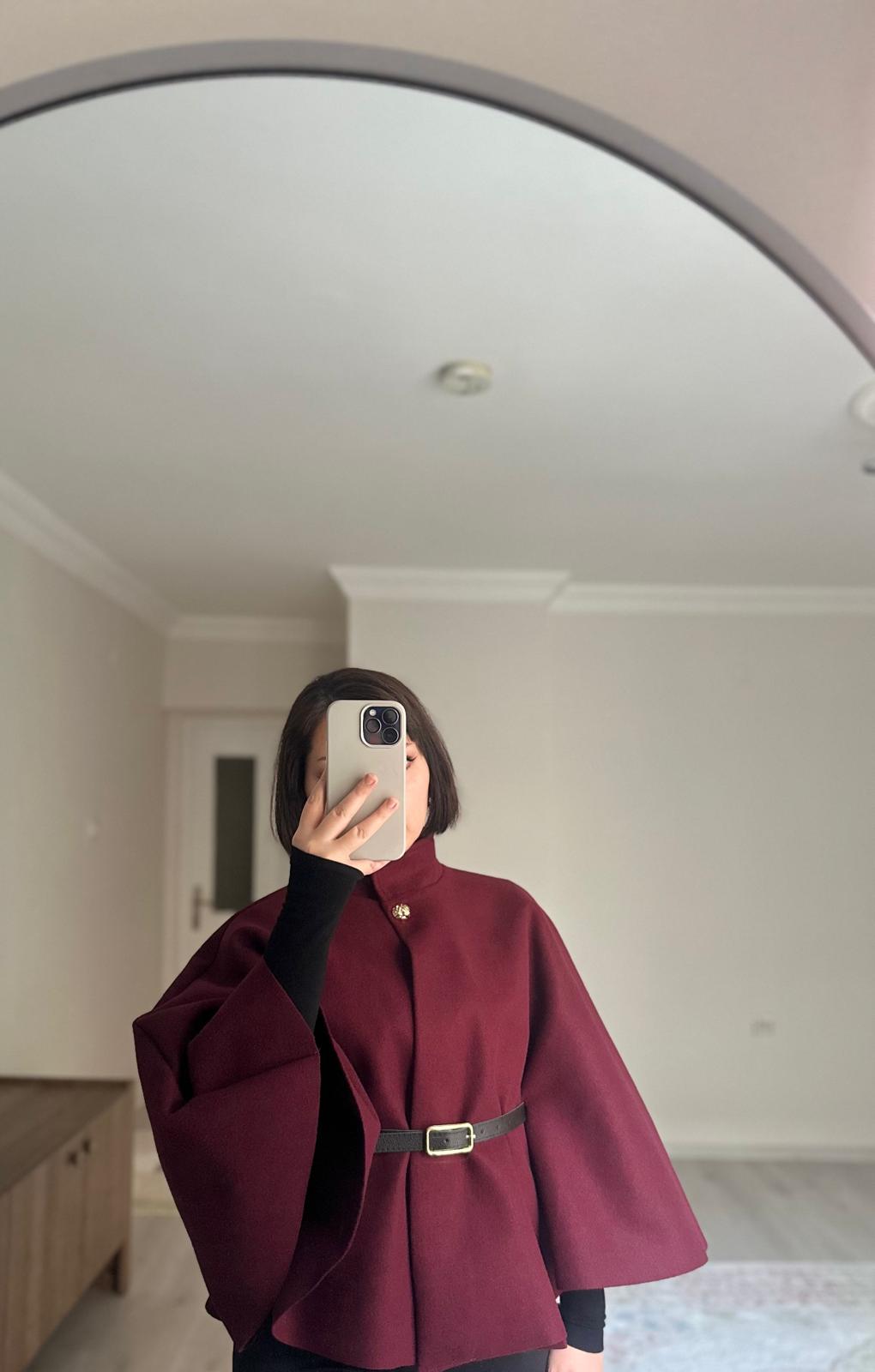 Gold Düğme Detaylı Kemerli Panço Bordo